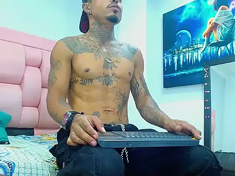 Snapshot of Hot_Latino_x chatting on 02-26-26, 12:48 Hot Latino x online show from 02-26-26, 12:48