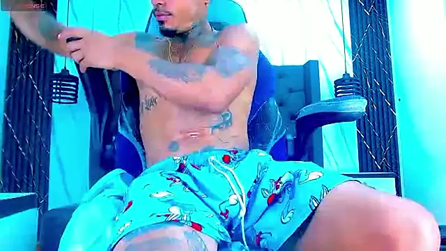 Snapshot of Hot_Latino_x chatting on 03-03-26, 12:33 Hot Latino x online show from 03-03-26, 12:33