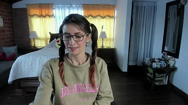 Charlotte-Willson online show from 05-09-26, 10:26