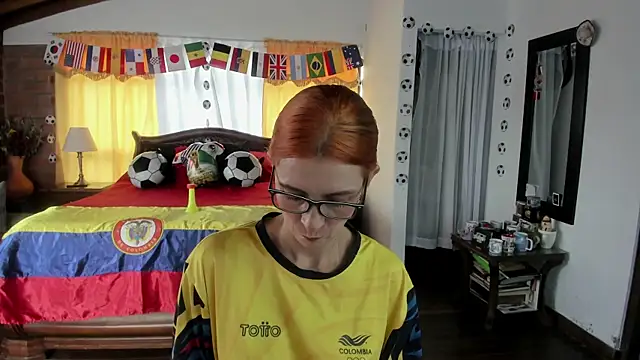 Charlotte-Willson online show from 06-15-26, 08:33