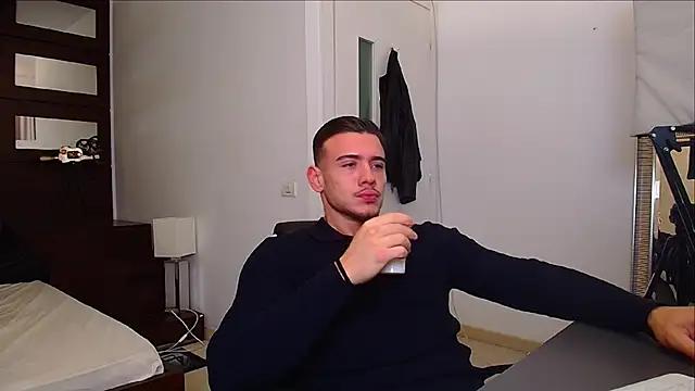 ElijahThorne online show from 11-24-25, 05:29