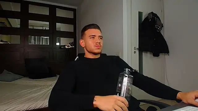 ElijahThorne online show from 01-12-26, 05:34