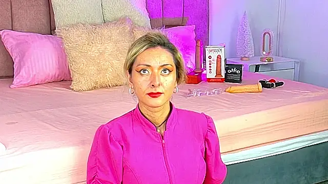 Lunitaa Diva online show from 12-19-25, 02:57