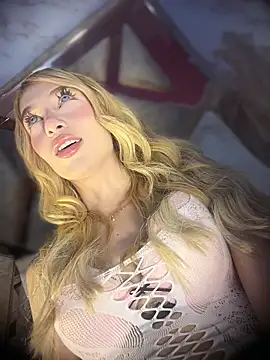 valeryfox   online show from 03-28-26, 11:59