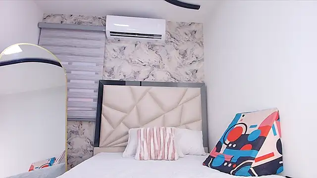 lili jhonson online show from 11-28-25, 11:57