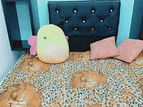 xwetdreamsx online show from 12-15-25, 07:51