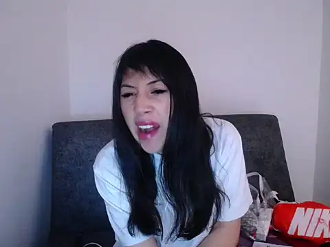 Snapshot of luisa_homes chatting on 01-05-26, 06:00 luisa homes online show from 01-05-26, 06:00