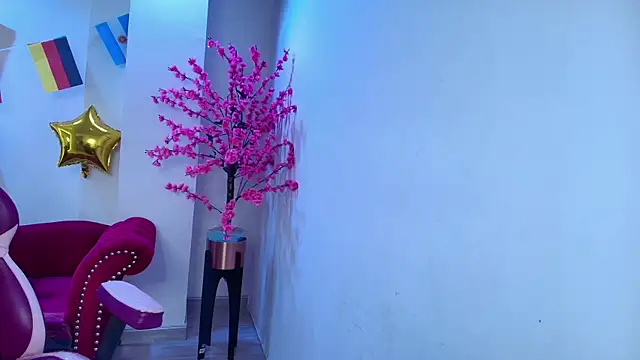 Emily andrews online show from 06-18-26, 07:18