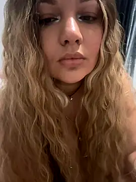 lasirenitabella online show from 11-21-25, 02:21