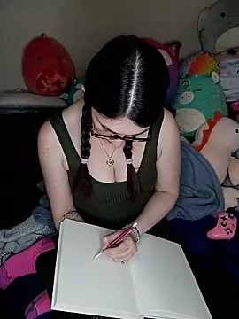 Snapshot of LaylaLucis chatting on 01-16-26, 11:20 LaylaLucis online show from 01-16-26, 11:20