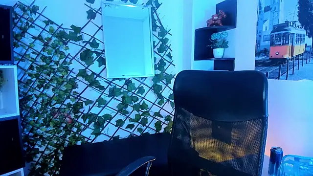 CharlotteStuart online show from 05-06-26, 03:35