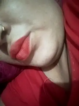 Snapshot of Priya_089 chatting on 04-08-26, 05:35 Priya 089 online show from 04-08-26, 05:35