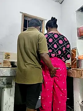 Snapshot of Desicouple1706 chatting on 01-07-26, 01:46 Desicouple1706 online show from 01-07-26, 01:46