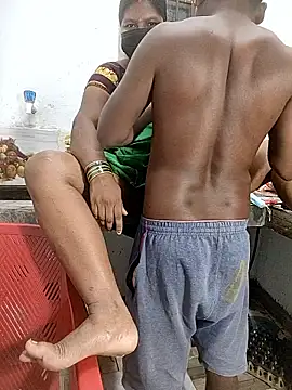 Snapshot of Desicouple1706 chatting on 01-08-26, 02:08 Desicouple1706 online show from 01-08-26, 02:08