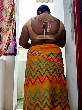 Snapshot of Desicouple1706 chatting on 01-17-26, 07:02 Desicouple1706 online show from 01-17-26, 07:02