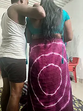 Snapshot of Desicouple1706 chatting on 03-10-26, 05:12 Desicouple1706 online show from 03-10-26, 05:12