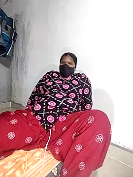 Snapshot of Desicouple1706 chatting on 04-04-26, 11:08 Desicouple1706 online show from 04-04-26, 11:08