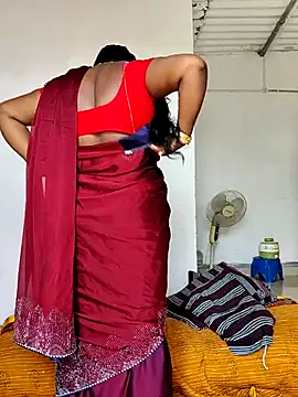 Snapshot of Desicouple1706 chatting on 04-07-26, 04:46 Desicouple1706 online show from 04-07-26, 04:46