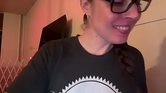 MissGoldenCartier online show from 03-29-26, 03:39