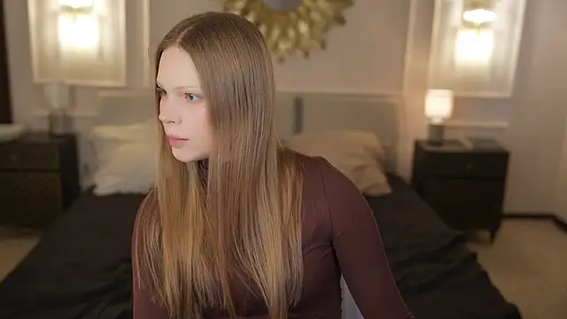 Charlotte Dreams online show from 02-11-26, 11:26