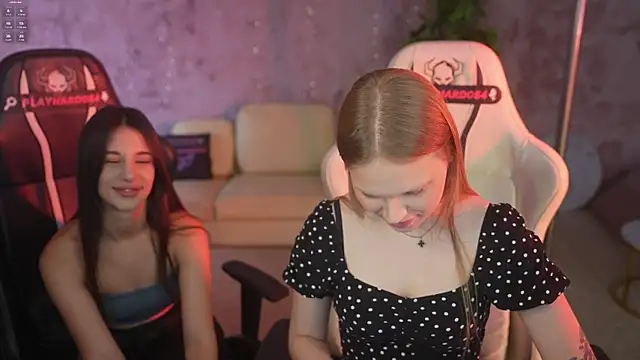 Charlotte Dreams online show from 07-26-26, 03:08