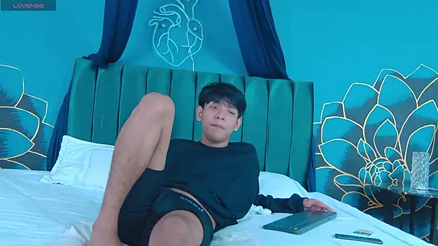 Liam Sinclair online show from 02-08-26, 04:43