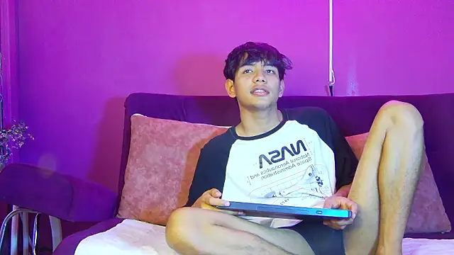 Liam Sinclair online show from 03-25-26, 08:48