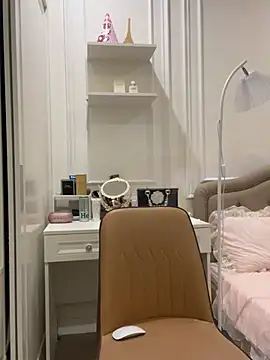 Queen-of-Love online show from 05-11-26, 07:33