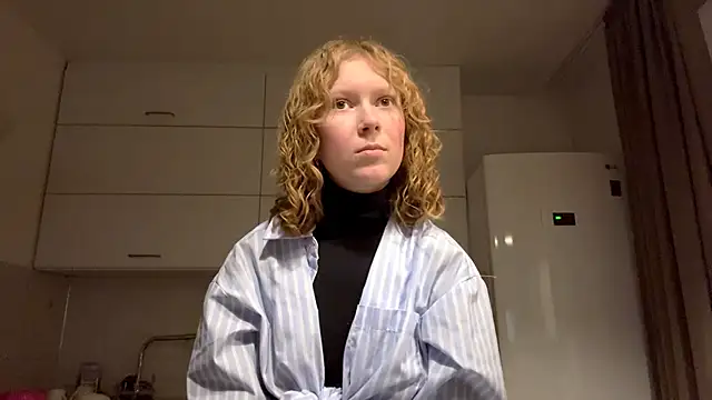 Snapshot of ElfriedaZwack chatting on 11-28-25, 04:42 ElfriedaZwack online show from 11-28-25, 04:42