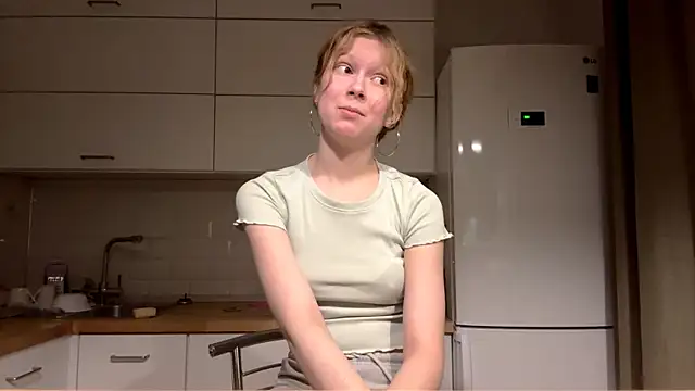 Snapshot of ElfriedaZwack chatting on 12-18-25, 02:45 ElfriedaZwack online show from 12-18-25, 02:45