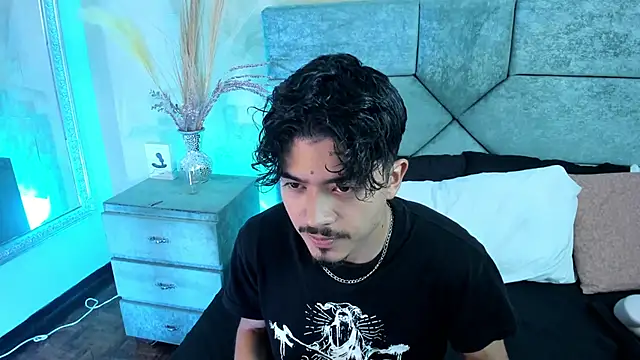NicolaiKarav online show from 06-08-26, 12:58