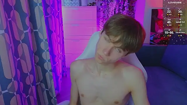Snapshot of cuMte_boy chatting on 06-06-26, 01:32 cuMte boy online show from 06-06-26, 01:32