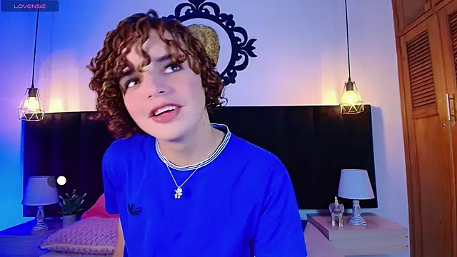 Skyee angel online show from 03-19-26, 07:40