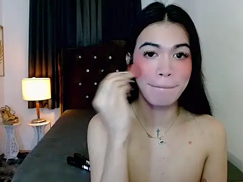 hollyyumiloove online show from 12-19-25, 06:26