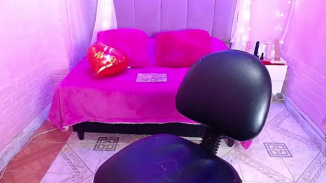 Snapshot of madisson_768 chatting on 03-21-26, 12:54 madisson 768 online show from 03-21-26, 12:54