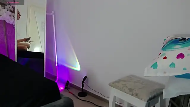 DeniseSun online show from 11-27-25, 06:10