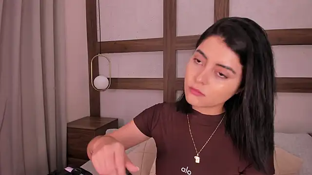 SarhaVega online show from 06-19-26, 01:15