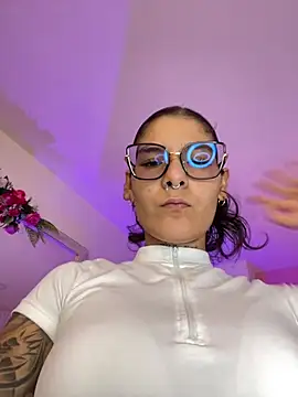 LauraRaider online show from 06-21-26, 12:35