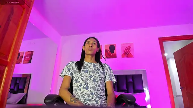 ValeryTs1 online show from 05-10-26, 06:24