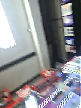 Snapshot of Eveeelyn25 chatting on 12-21-25, 12:07 Eveeelyn25 online show from 12-21-25, 12:07