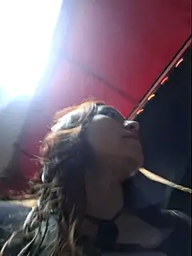 Snapshot of Eveeelyn25 chatting on 01-13-26, 01:44 Eveeelyn25 online show from 01-13-26, 01:44