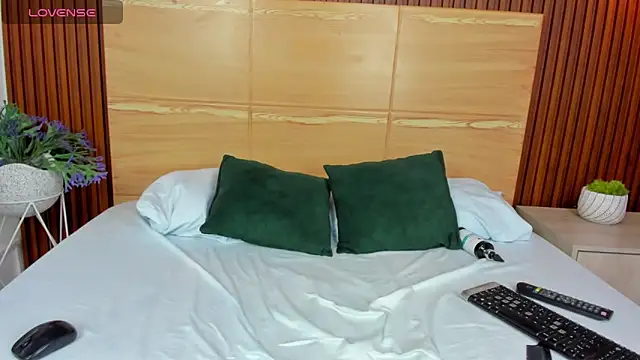 samantha loughty online show from 12-14-25, 07:58