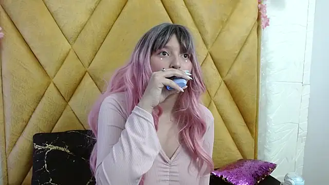 CandySwan online show from 12-18-25, 03:45