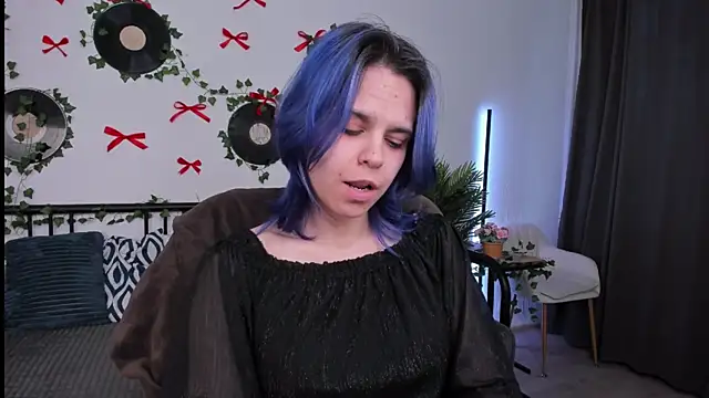 LiraBelle online show from 05-13-26, 03:15