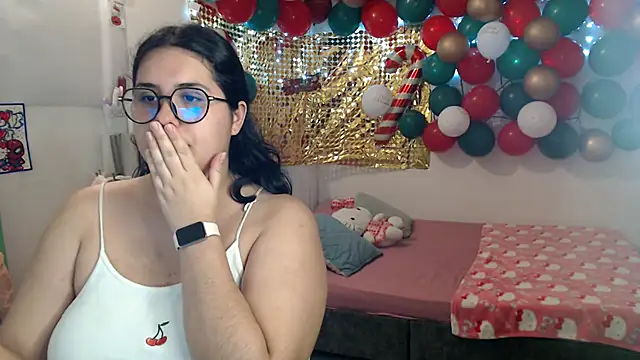 Snapshot of suckdreams19 chatting on 12-18-25, 04:29 suckdreams19 online show from 12-18-25, 04:29