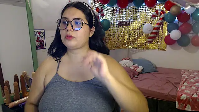 Snapshot of suckdreams19 chatting on 12-19-25, 01:56 suckdreams19 online show from 12-19-25, 01:56