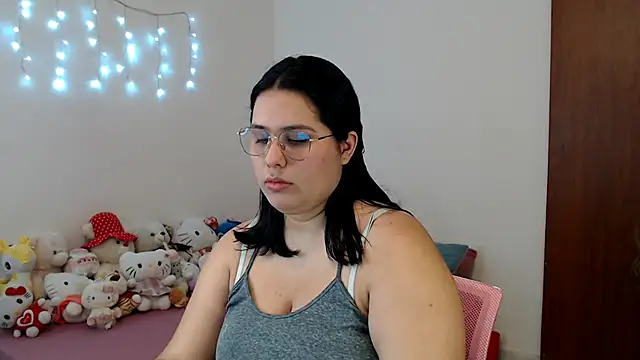 Snapshot of suckdreams19 chatting on 02-04-26, 01:11 suckdreams19 online show from 02-04-26, 01:11