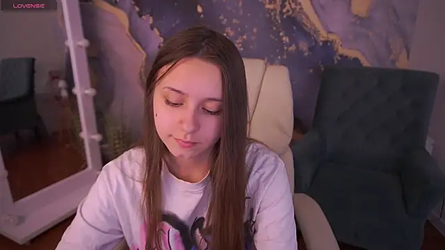 TinyNatalie online show from 05-01-26, 01:26