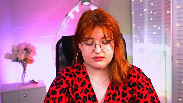 StaceyJensen online show from 05-07-26, 04:34