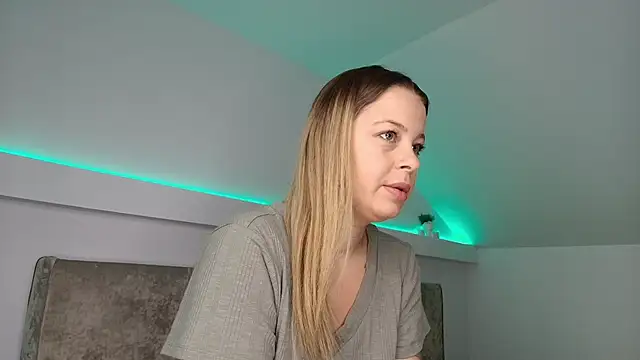 Snapshot of KateAllyaa chatting on 01-19-26, 04:05 KateAllyaa online show from 01-19-26, 04:05